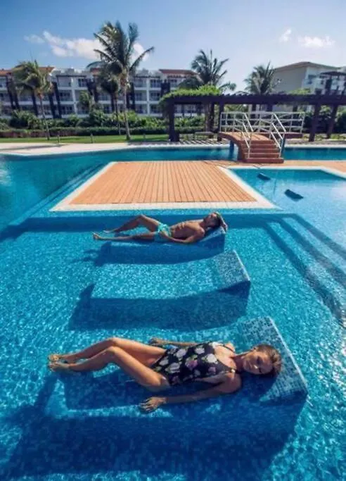 Oceanfront Walkout Pool Mareazul La Casa Bonita Apartment Playa del Carmen 0*,