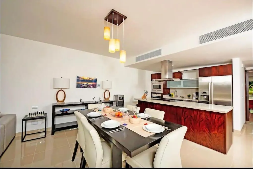 Oceanfront Walkout Pool Mareazul La Casa Bonita Apartment Playa del Carmen
