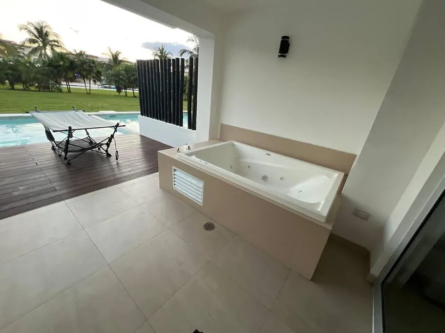 Oceanfront Walkout Pool Mareazul La Casa Bonita Lejlighed Playa del Carmen Mexico